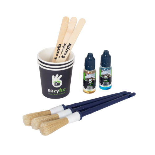 Holzimprägnierung mit Zubehör.